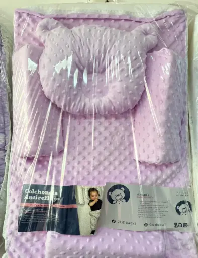 Colchoneta antirreflujo en tela burbuja + almohada