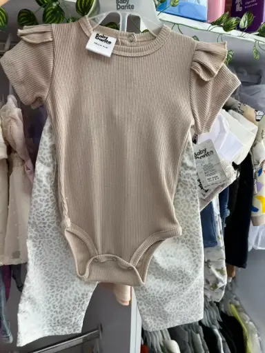 Conjunto pantalón y balaca